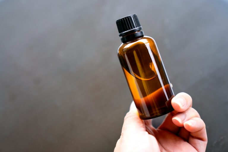 Read more about the article 3 BEST NATURAL OILS FOR BODY MASSAGE